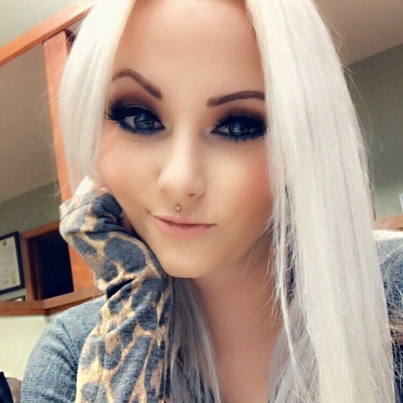 Meet your Posher, Kara - Picture 2 of 8